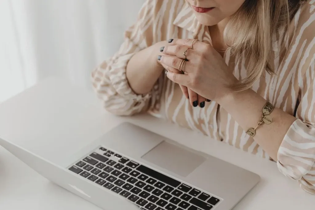 Individudální tvorba webových stránek Veronika Lančaričová Vědomě online